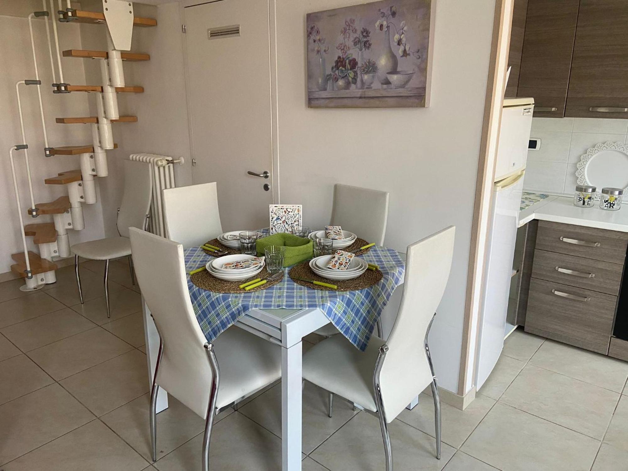 Pm 13A Via Tenente Devenuto Guest House Giovinazzo Exterior photo